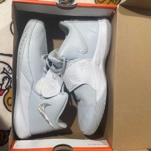 Kyrie Flytrap III (GS)